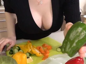 Nhanh lên, chồng tôi sắp về rồi
