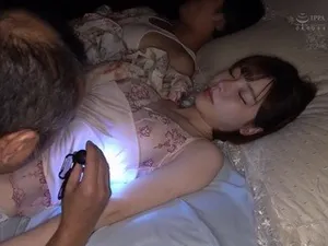 Chơi cô vợ dâm lồn hồng khoái quá!
