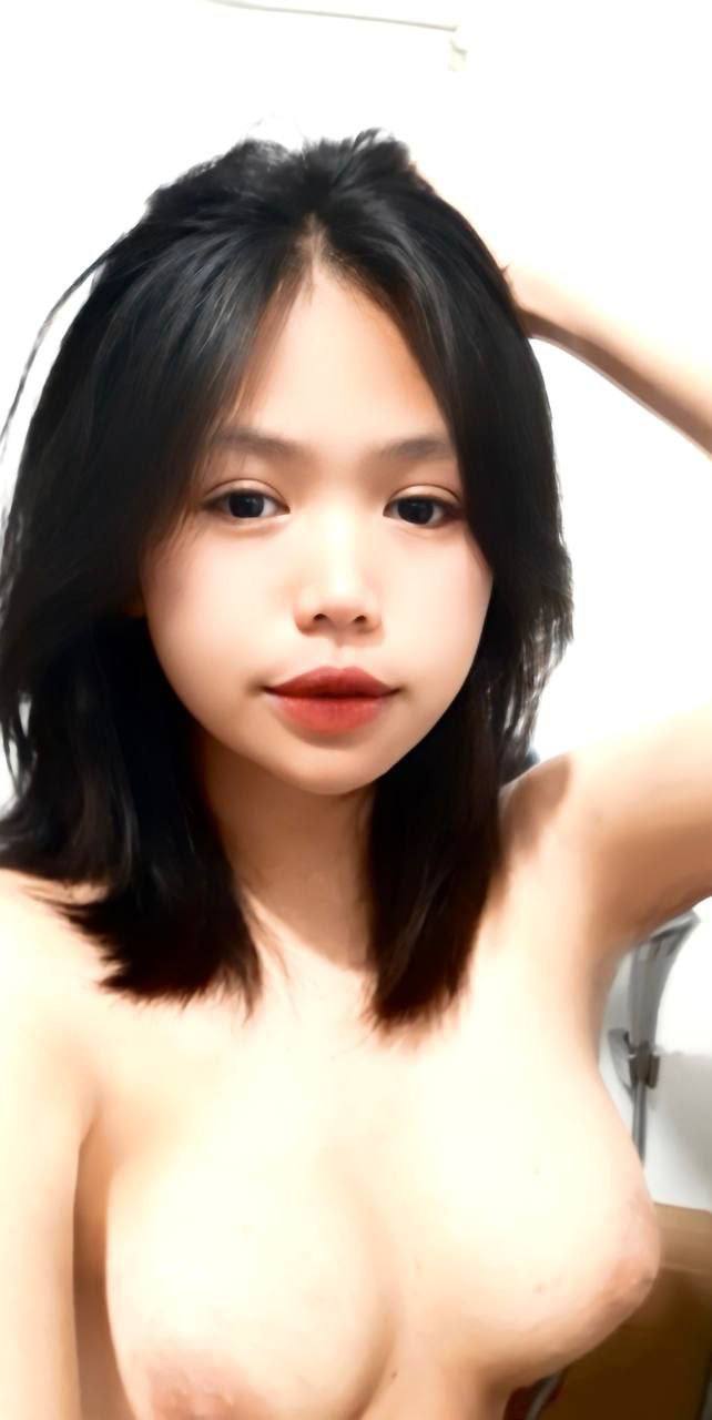 Thật là tương phản! Bạn tình mũm mĩm